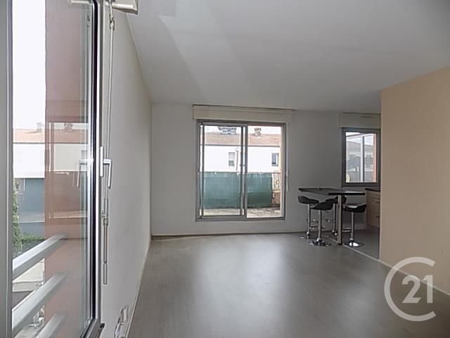 Appartement T2 à louer - 2 pièces - 51.4 m2 - TOULOUSE - 31 - MIDI-PYRENEES - Century 21 Fly Immo Appartement T2 à louer - 2 pièces - 51.4 m2 - TOULOUSE - 31 - MIDI-PYRENEES - Century 21 Fly Immo