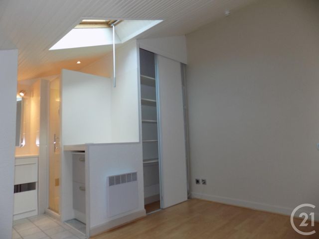 Afficher la photo en grand Appartement F2 à louer - 2 pièces - 30.73 m2 - TOULOUSE - 31 - MIDI-PYRENEES - Century 21 Fly Immo