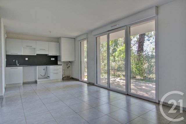 Afficher la photo en grand Appartement F3 à vendre - 3 pièces - 59.01 m2 - BRUGUIERES - 31 - MIDI-PYRENEES - Century 21 Fly Immo
