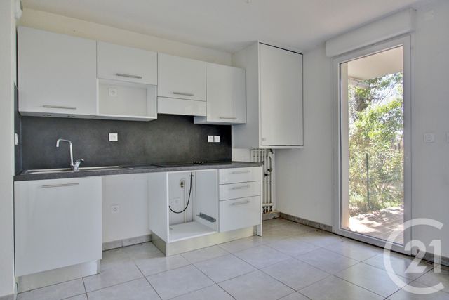 Afficher la photo en grand Appartement F3 à vendre - 3 pièces - 59.01 m2 - BRUGUIERES - 31 - MIDI-PYRENEES - Century 21 Fly Immo